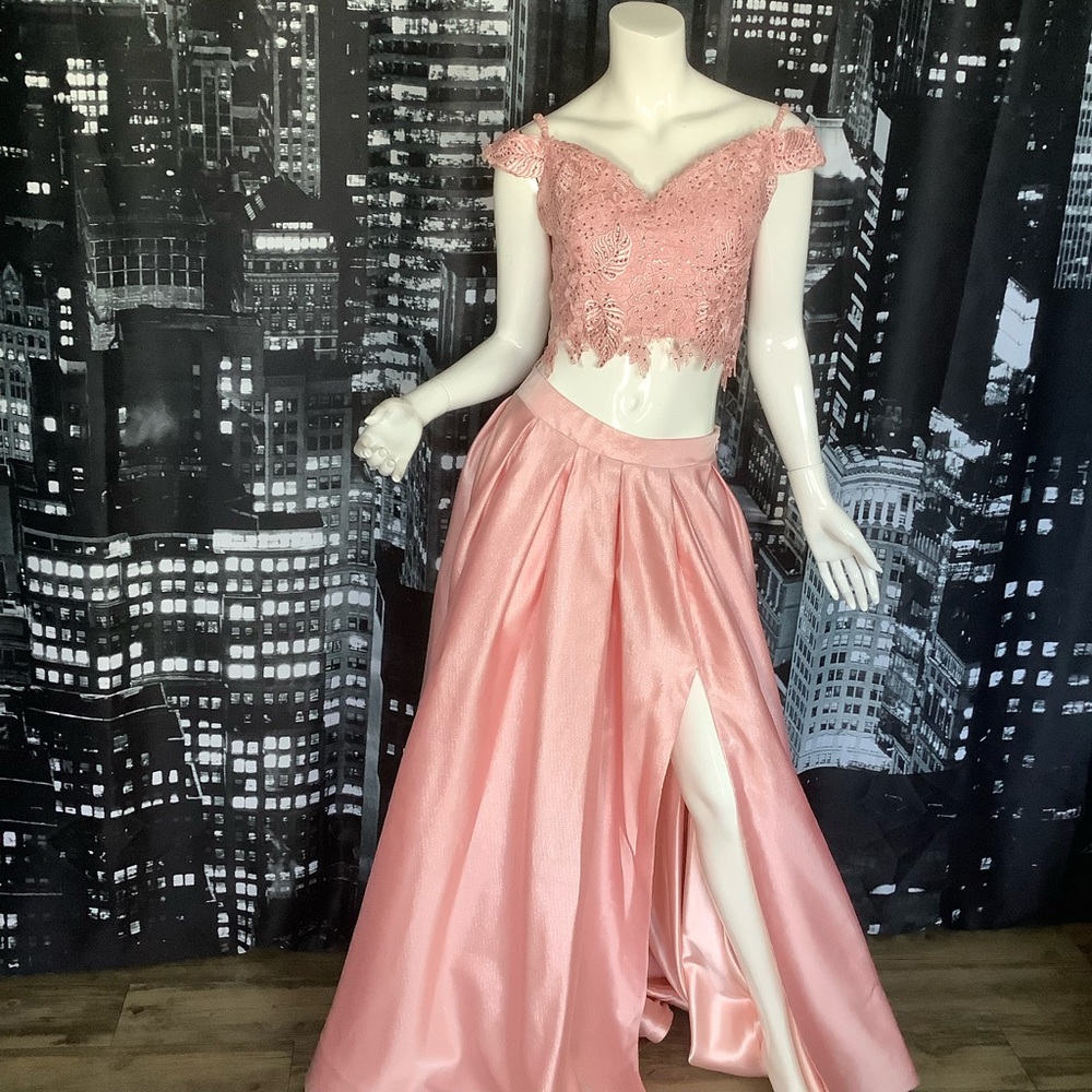 Dave & Johnny Shimmering Pink Formal 2PC Skirt Set with Pockets - Picture 13 of 13